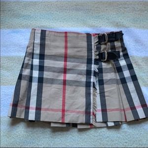 Burberry skirt . 3T size